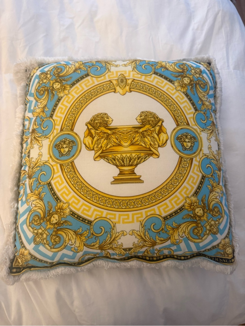 Versace La Coupe Des Dieux Medusa pillow